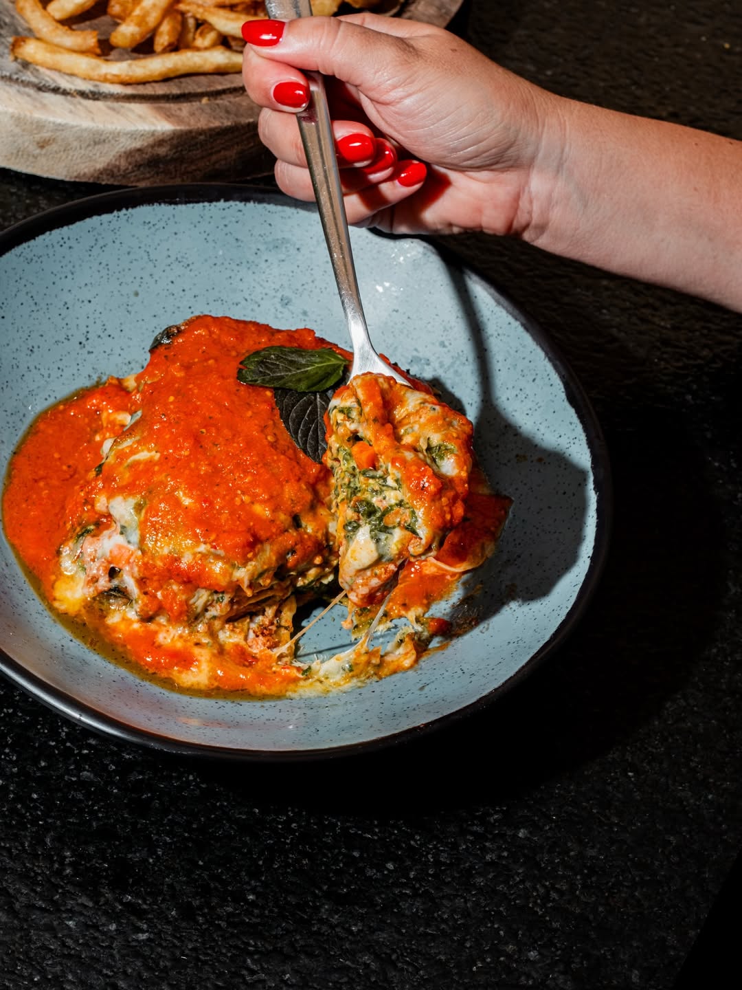 Lasagna al forno fork action